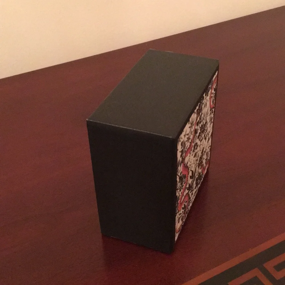 Gucci jewelry accessory box and pouch - Picture 5 of 11